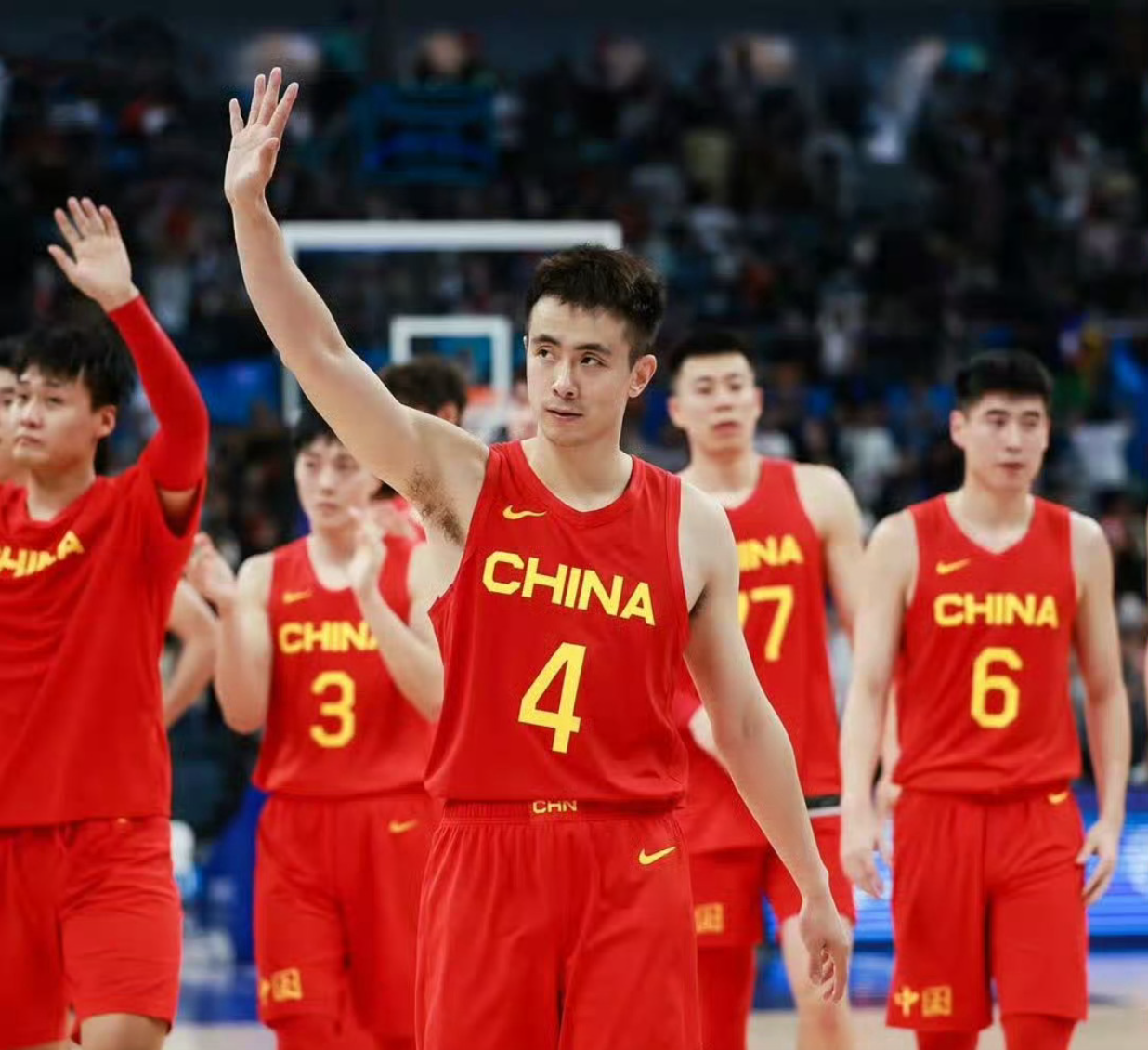 众望所归!赵继伟取代赵睿再任中国男篮队长,率队迎战日本中国台北