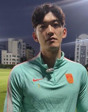 加利：希拉很适合阿莫林的战术思路，他是一名能力不错的后卫