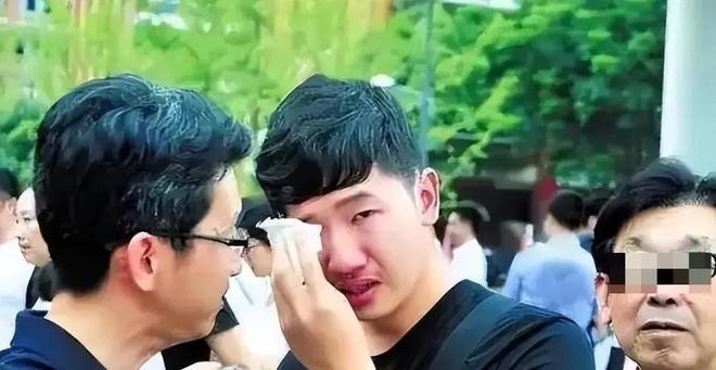 卫冕冠军尼克斯一签一裁:双向合同签湖人旧将克内克特 裁掉麦卡勒